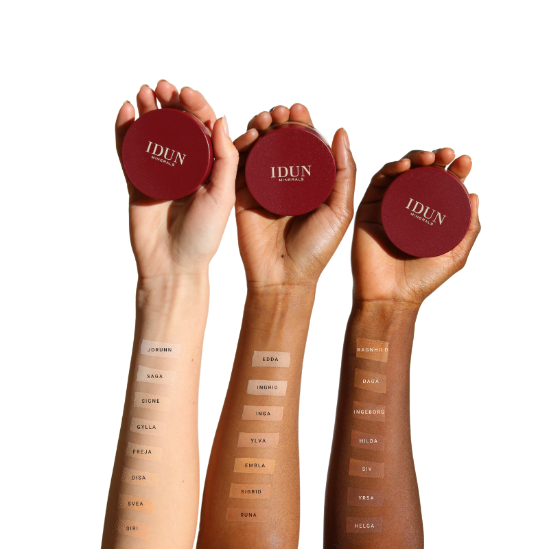 Idun - Mineral Powder Foundation - Embla - 045 - Warm Medium/Dark 7 g.
