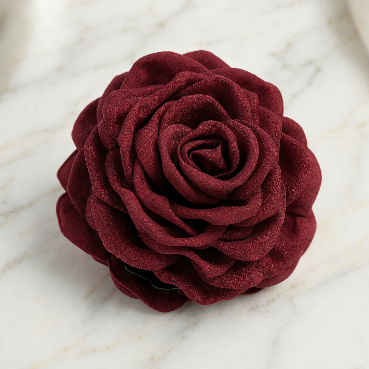 FORUDBESTILLING - NAMISO - Hana Rose - hårklemme - Bordeaux (12 cm.)