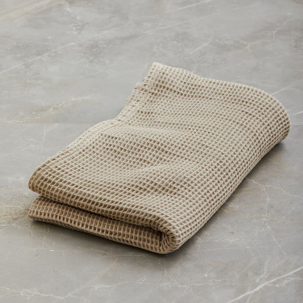 AYÜ | Vaffel badehåndklæde i Økologisk Bomuld - Beige