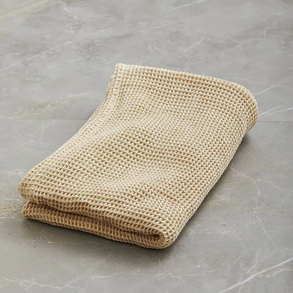 AYÜ | Vaffel badehåndklæde i Økologisk Bomuld - Lys Beige