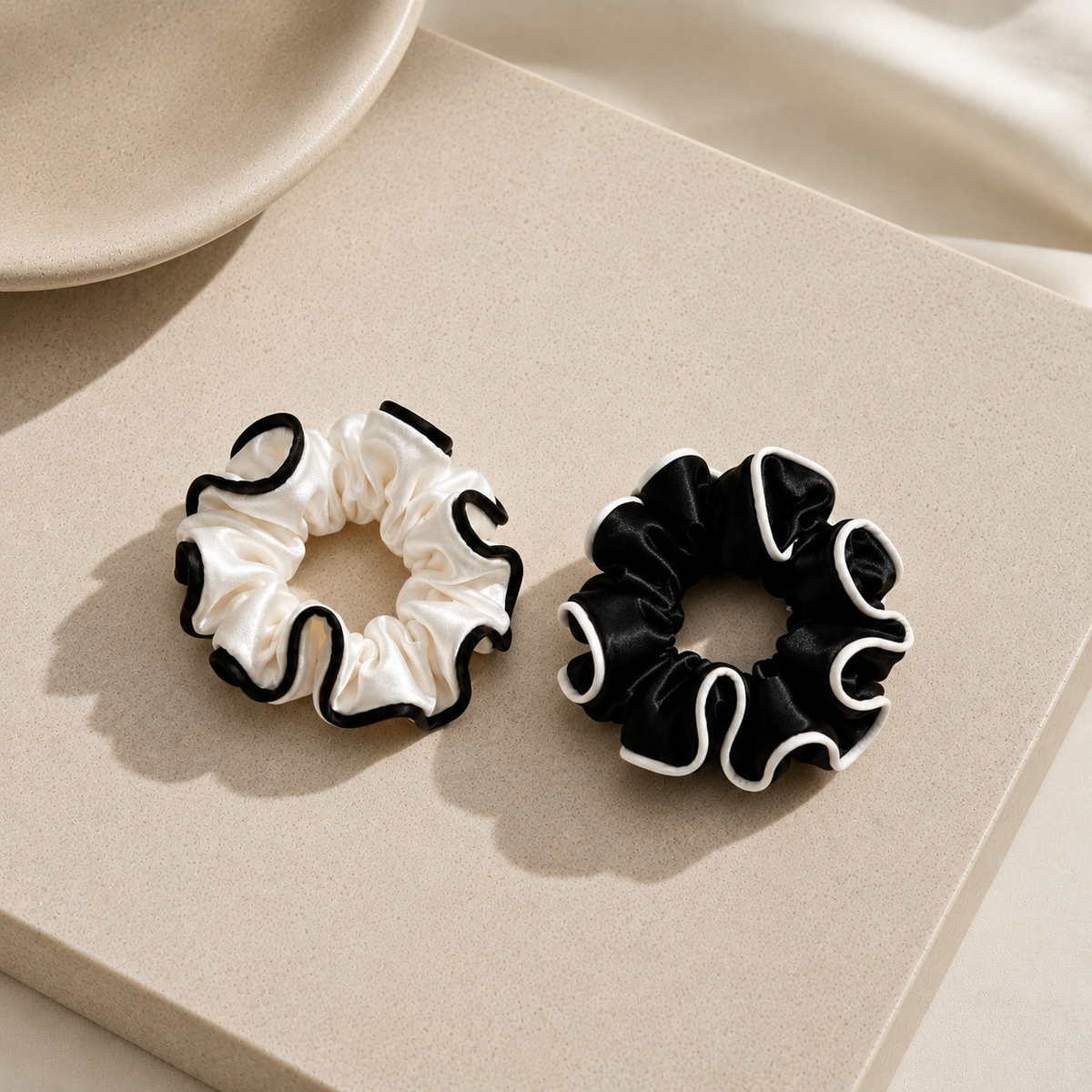 FORUDBESTILLING: NAMISO - Eclipse - scrunchie - Black