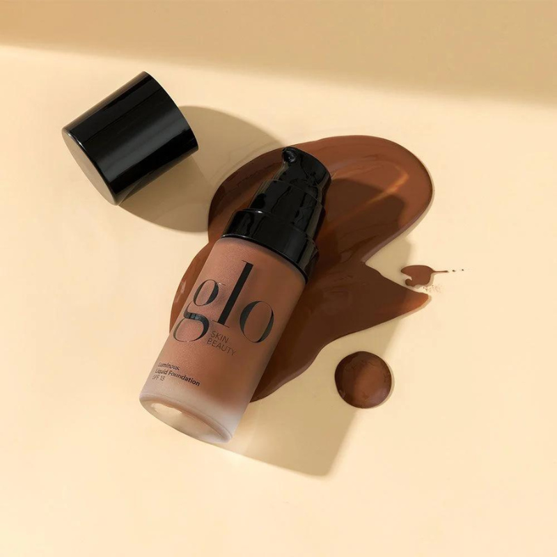 Glo Luminous Liquid Foundation SPF 18 - Mocha, 30 ml