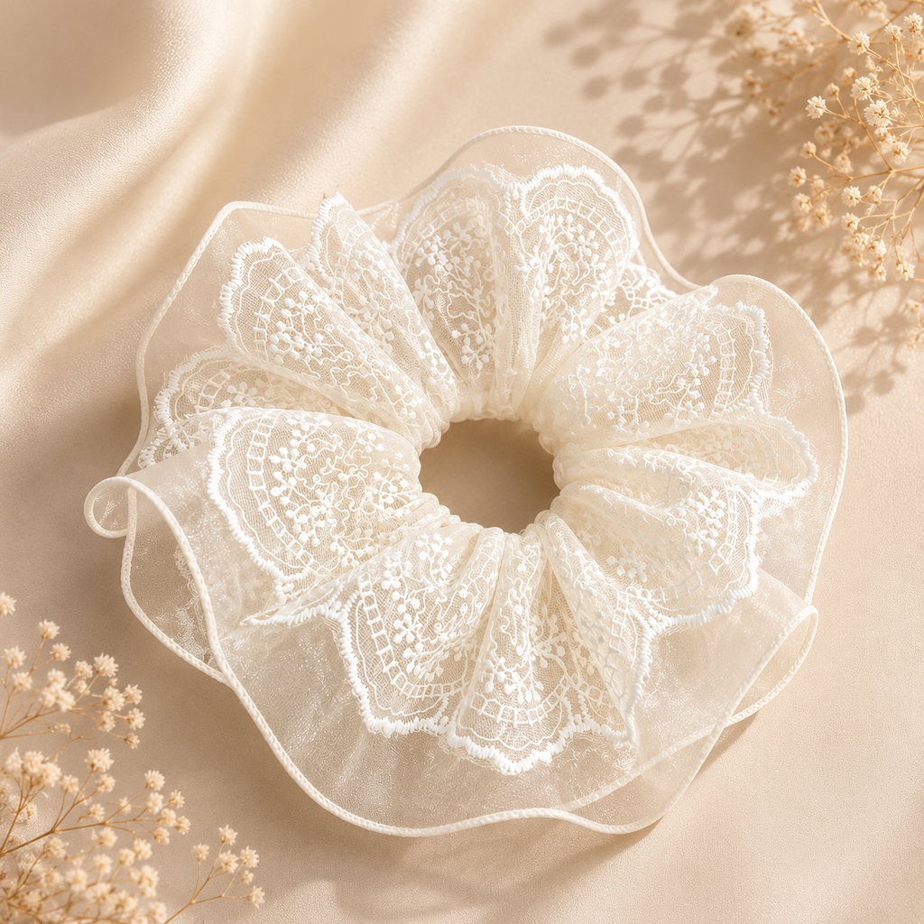 Namiso - Lunéa - blonde scrunchie - hvid
