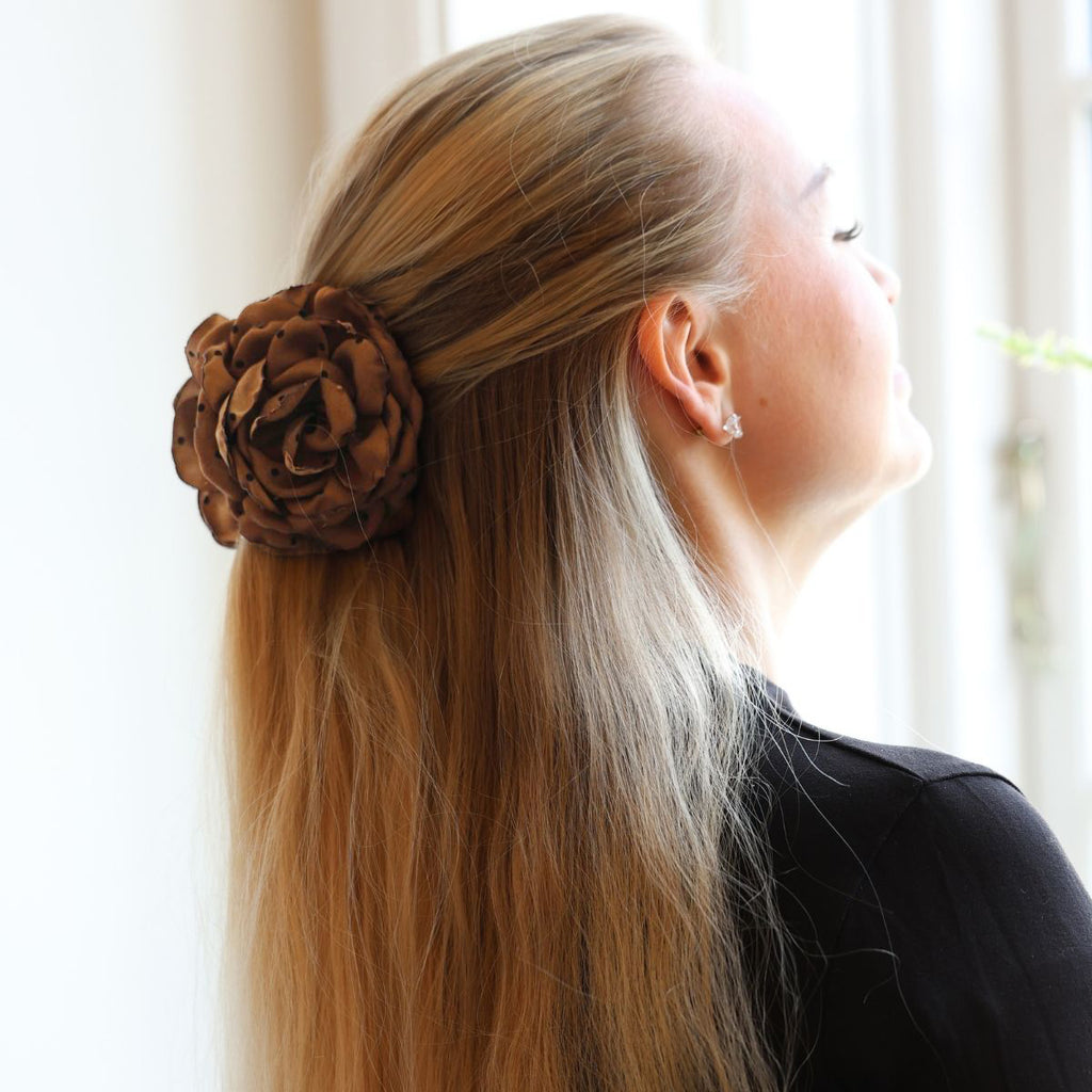 NAMISO - Hana Rose - hårklemme - Dots/prikker (9 cm)