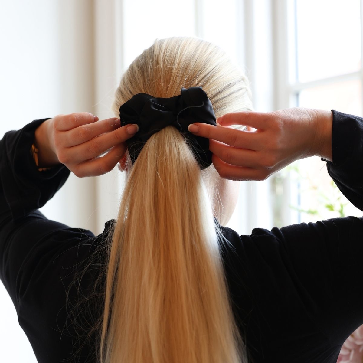 NAMISO - Aura - scrunchie - Black