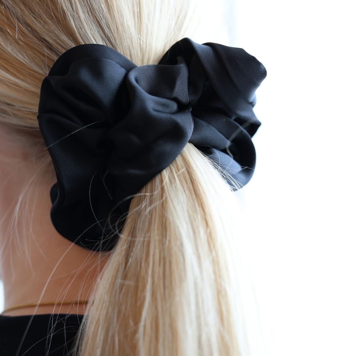 NAMISO - Aura - scrunchie - Black