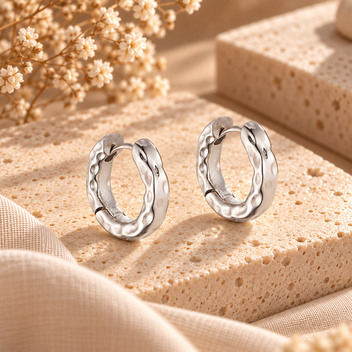 Wolff Jewelry - Rusty Mini Hoops 19mm - Sølvfarvet