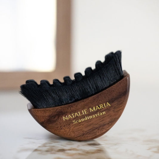 Natalie Maria Scandinavian | THE ORIGINAL | Depuff Face brush i valnød