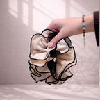 NAMISO | Zenya Scrunchie - Creme dots